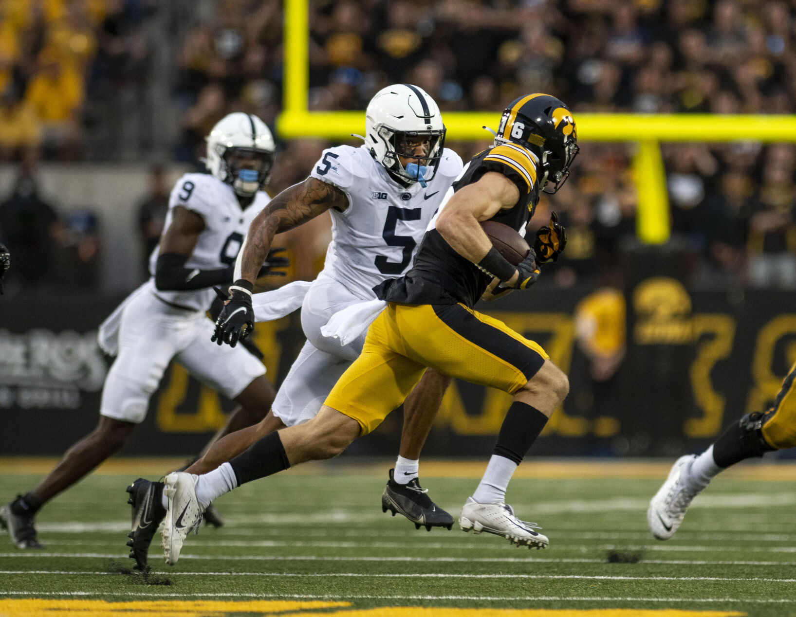 Penn State football vs. Iowa, Castro-Fields (5)